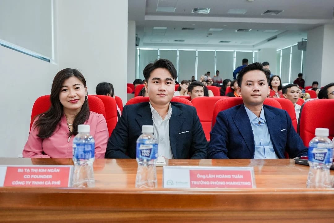 Đại diện EzHouse tham dự sự kiện kết nối doanh nghiệp cùng các đối tác