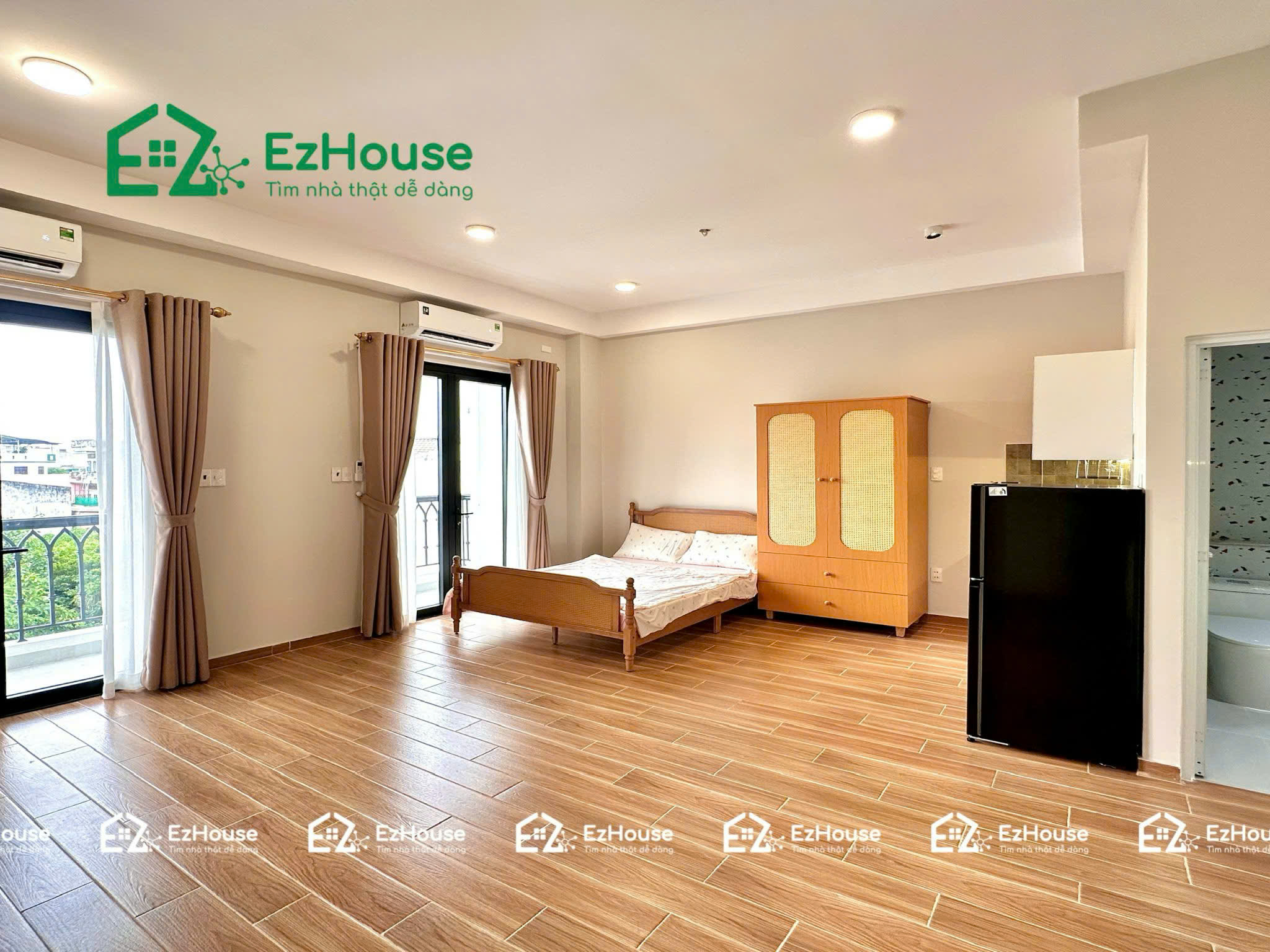 Phòng ngủ căn hộ EzHouse được trang bị nội thất hiện đại